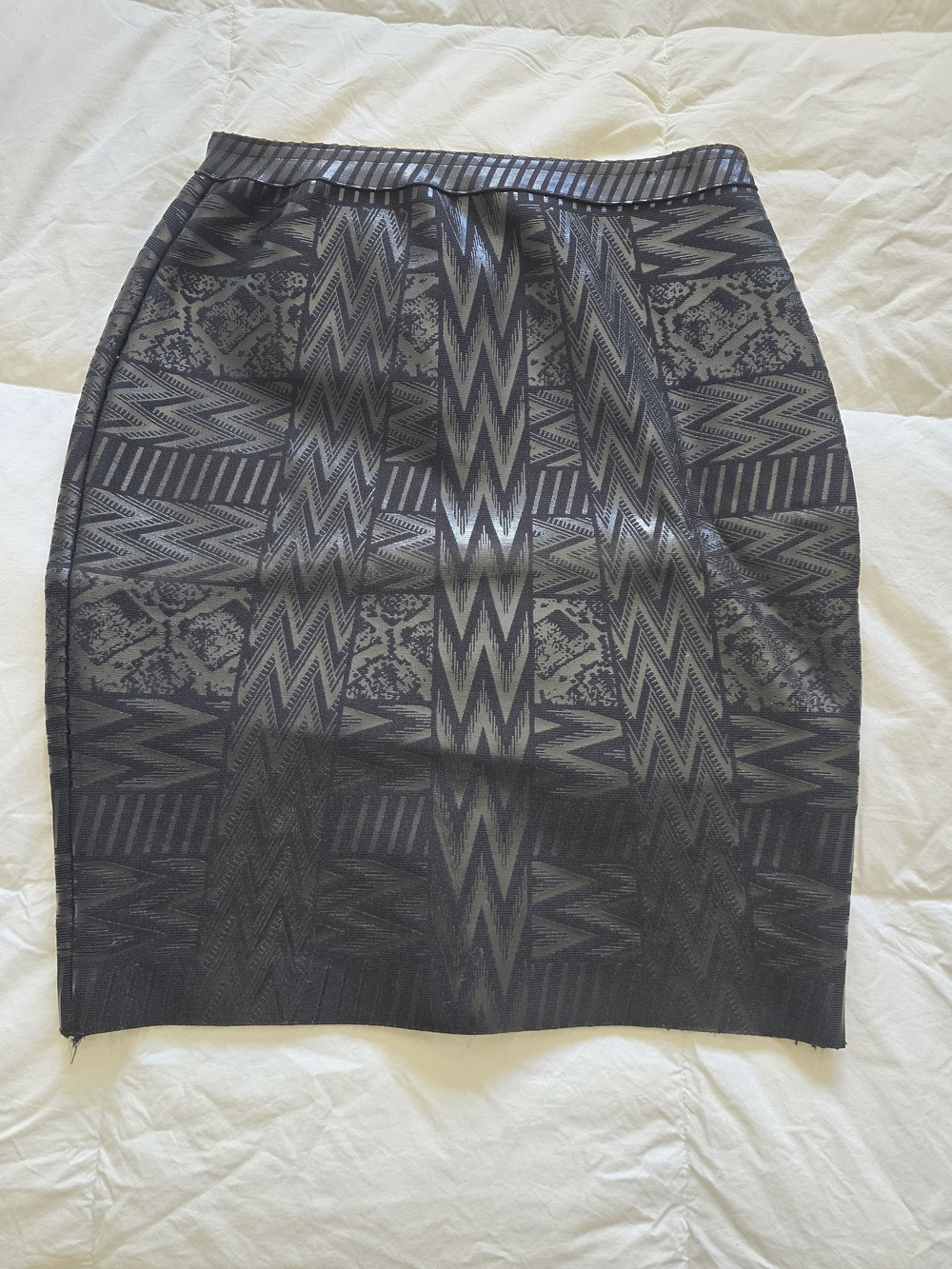 Classic Black Patterned Pencil Skirt